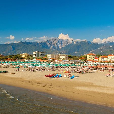Il Gladiolo - Focette 100Mt From Sea - Happy Rentals Marina di Pietrasanta Eksteriør bilde